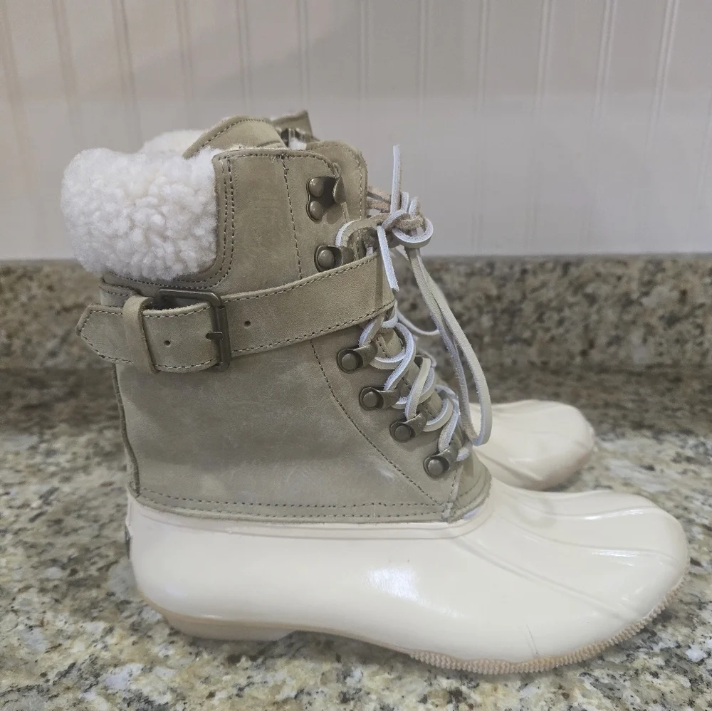 Women’s Sperry J. Crew Shearwater Duck Boots 100% Wool Lining Size 9 Ivory